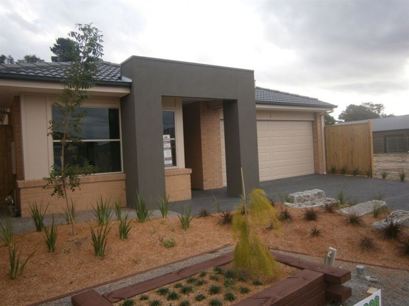 13 Millicent Road, Langwarrin VIC 3910