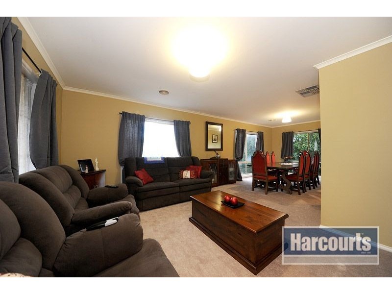 52 Huntingtower Crescent, Langwarrin VIC 3910