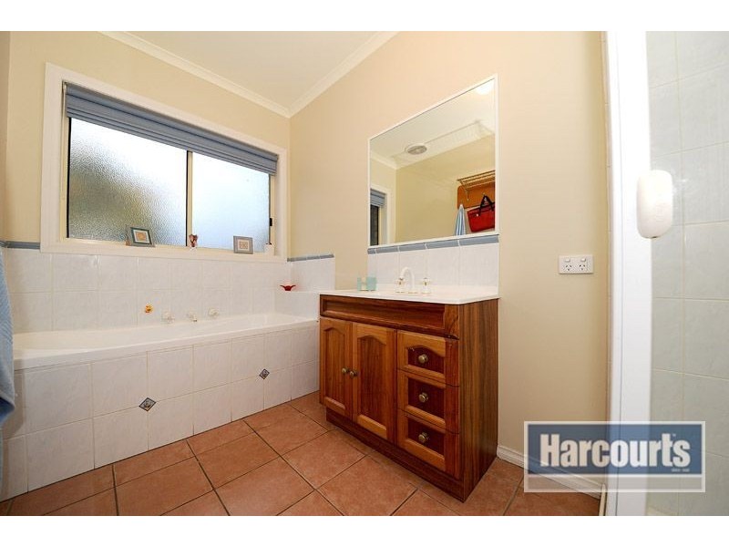 52 Huntingtower Crescent, Langwarrin VIC 3910