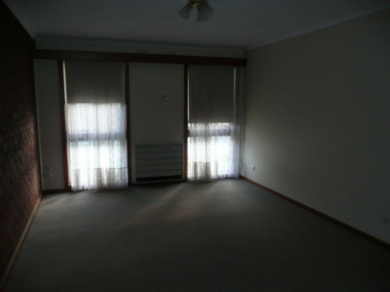 2/16 Childers Street, Cranbourne VIC 3977