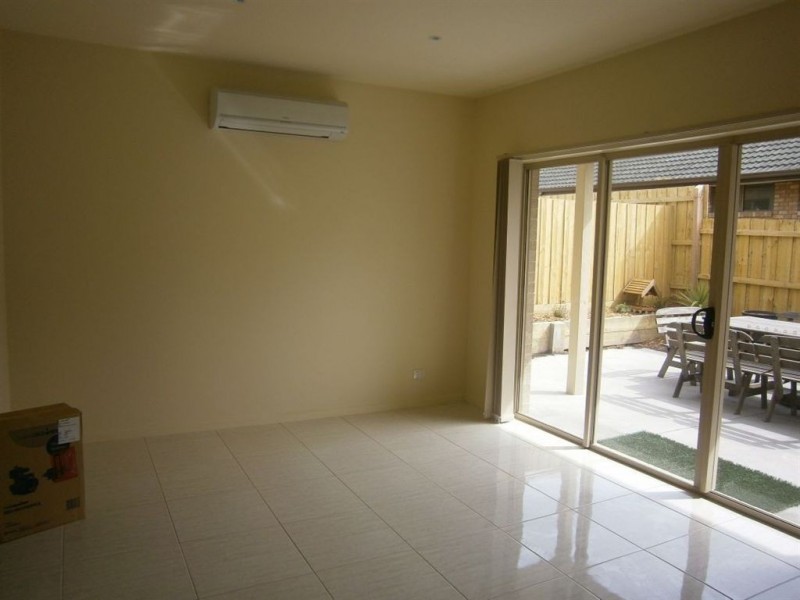 1/4 Maple Street, Langwarrin VIC 3910