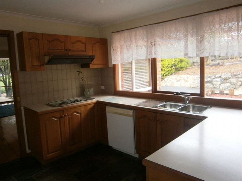 2 Hakea Court, Langwarrin VIC 3910