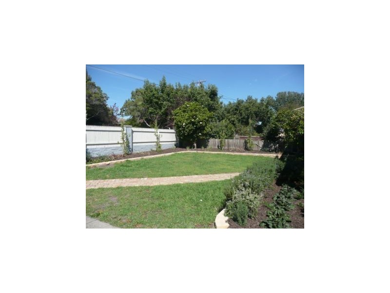 1/8 Lawrey Street, Frankston VIC 3199