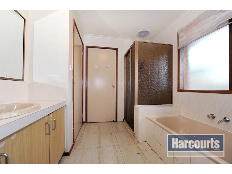 10 Melaleuca Crescent, Langwarrin VIC 3910