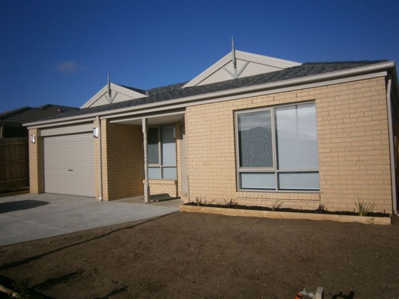 24 Myhaven Circuit, Carrum Downs VIC 3201