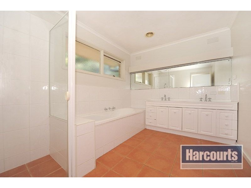 8 Kuranda Street, Langwarrin VIC 3910