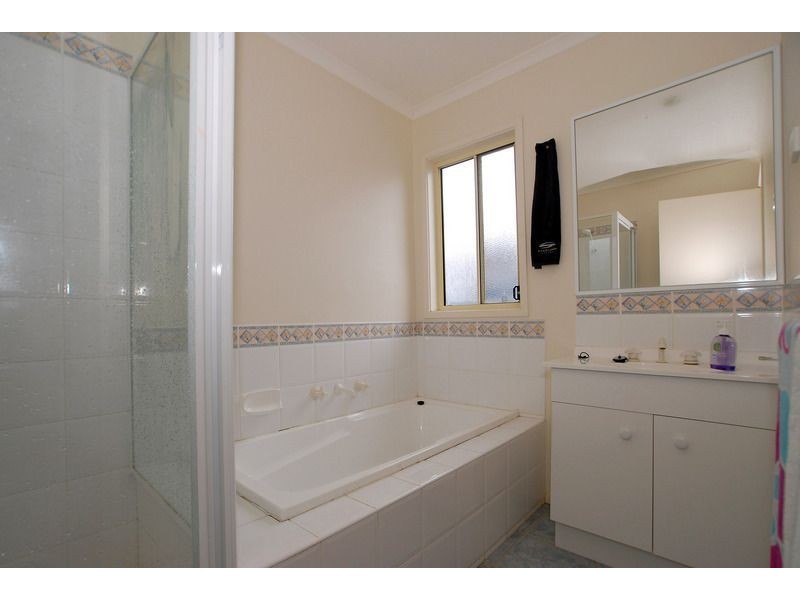 16 Romsey Place, Langwarrin VIC 3910