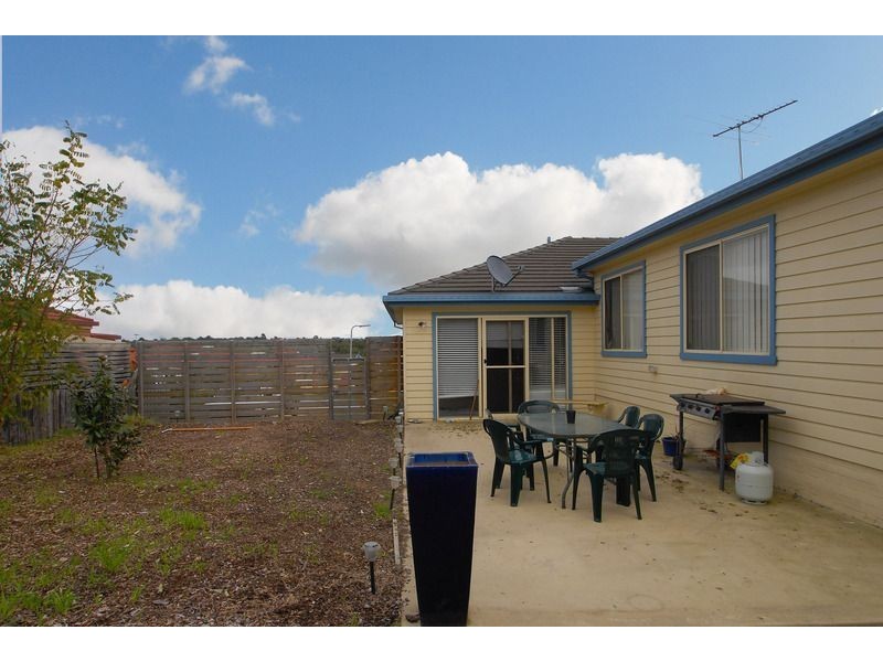 16 Romsey Place, Langwarrin VIC 3910