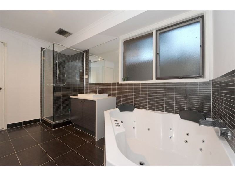 7 Elsan Lea Court, Langwarrin VIC 3910