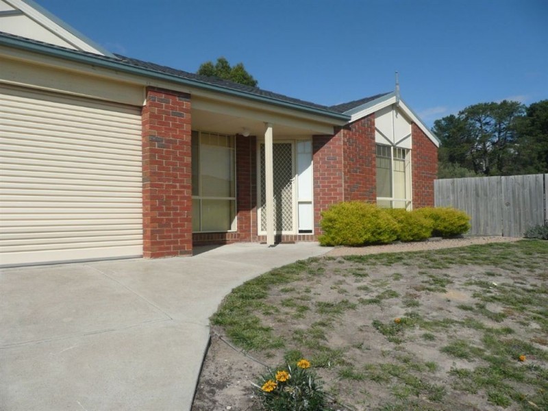 4 Wisteria Court, Skye VIC 3977