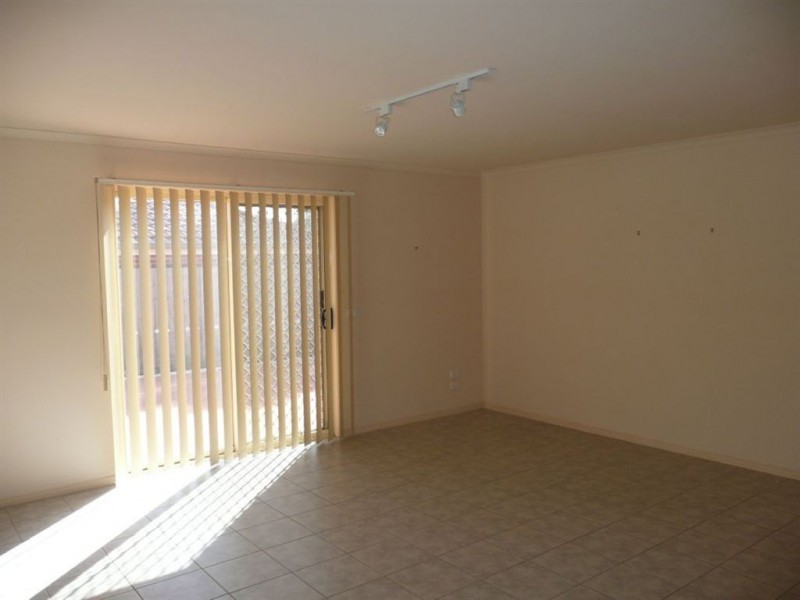 4 Wisteria Court, Skye VIC 3977