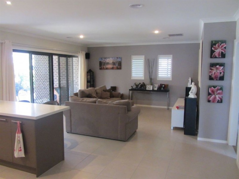 25 Alysha Avenue, Lyndhurst VIC 3975