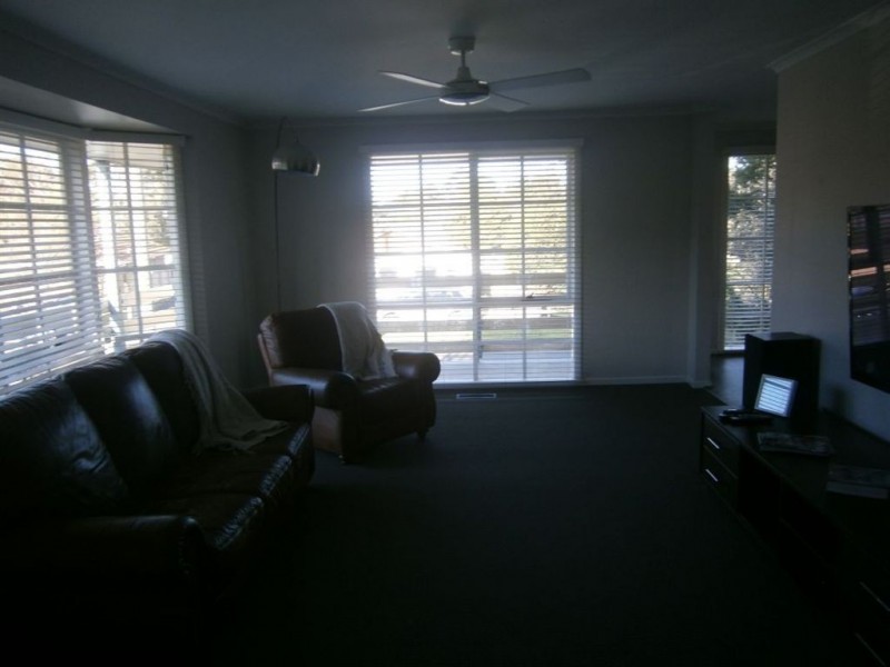 2 Waratah Court, Langwarrin VIC 3910