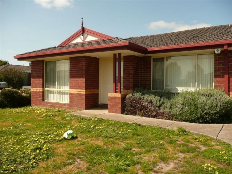 1 Merrijig Avenue, Cranbourne North VIC 3977