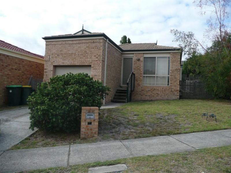 12 Julie Court, Langwarrin VIC 3910