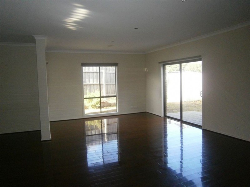 1/5 Serra Close, Langwarrin VIC 3910