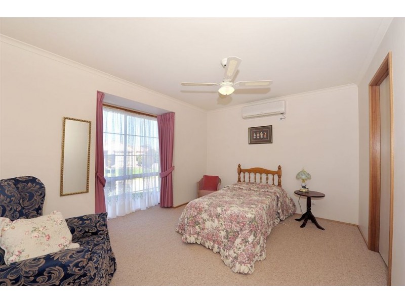 2/15 Peninsula Crescent, Langwarrin VIC 3910