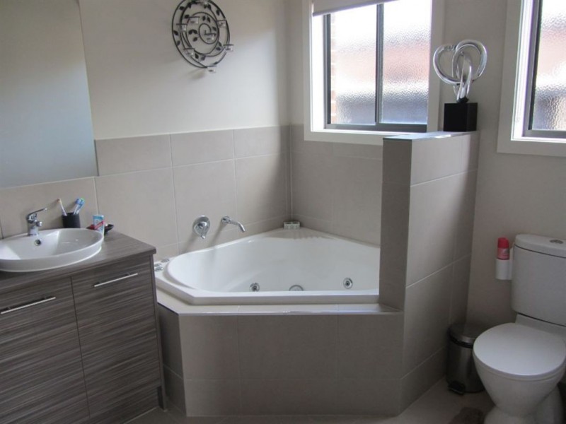 25 Alysha Avenue, Lyndhurst VIC 3975