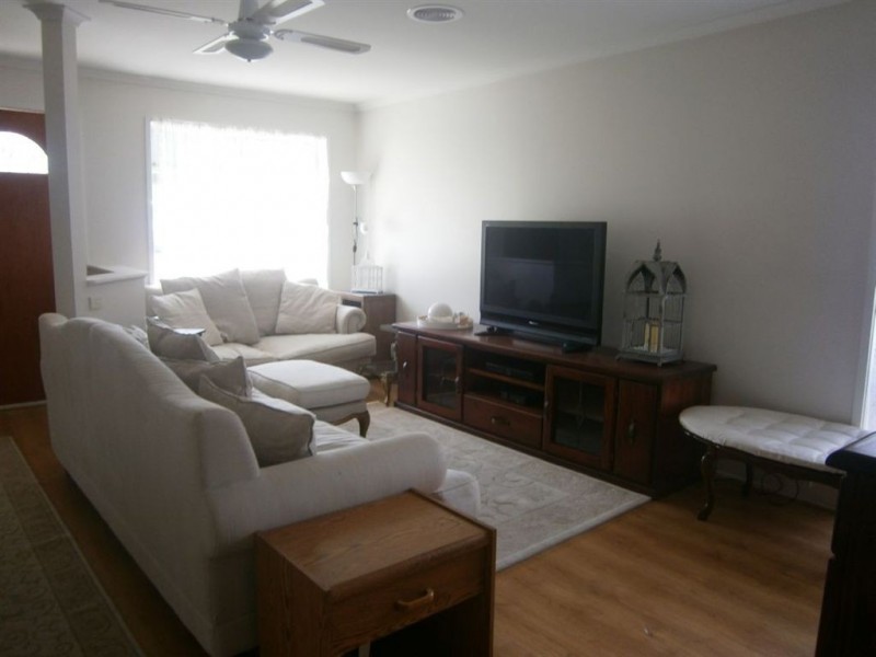 16 Rodney Court, Skye VIC 3977