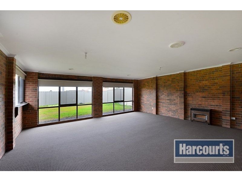 6 Southampton Drive, Langwarrin VIC 3910