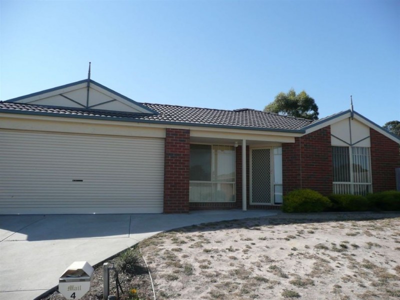4 Wisteria Court, Skye VIC 3977