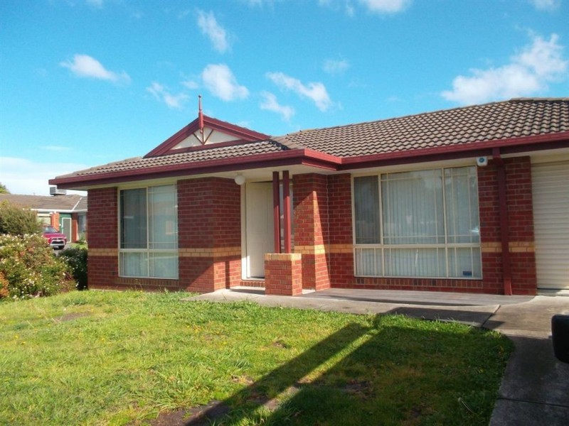 1 Merrijig Avenue, Cranbourne VIC 3977