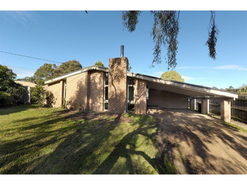 8 Kuranda Street, Langwarrin VIC 3910