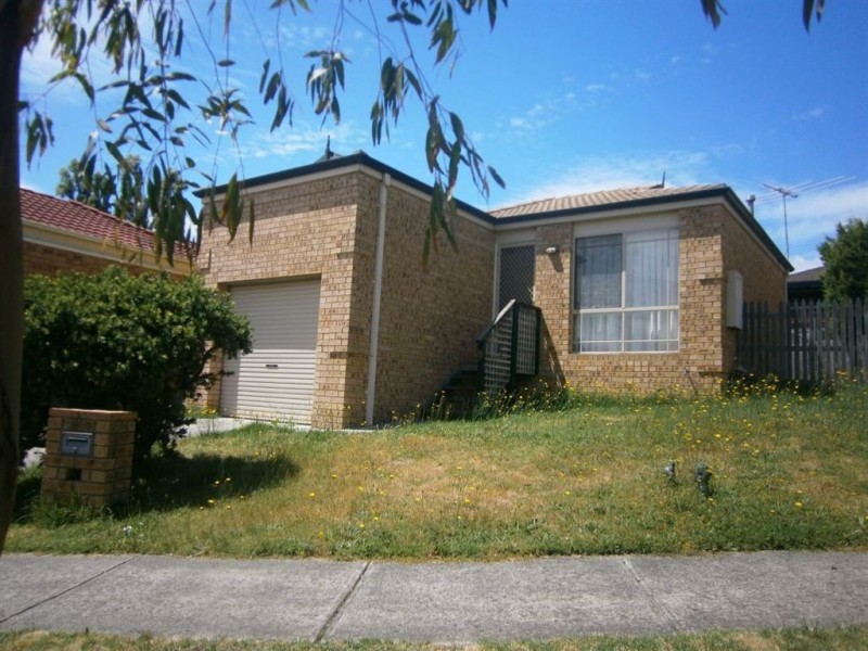 12 Julie Court, Langwarrin VIC 3910