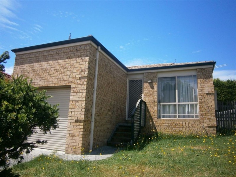 12 Julie Court, Langwarrin VIC 3910