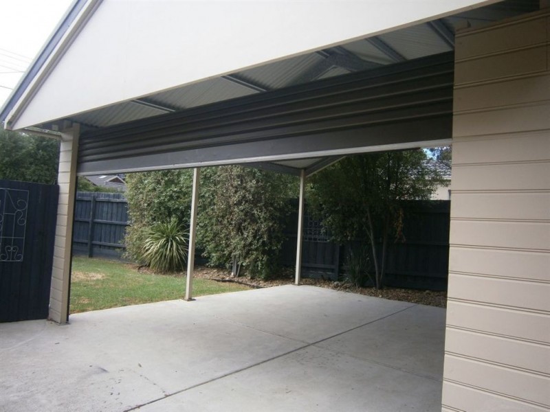 1/16 Nursery Avenue, Frankston VIC 3199