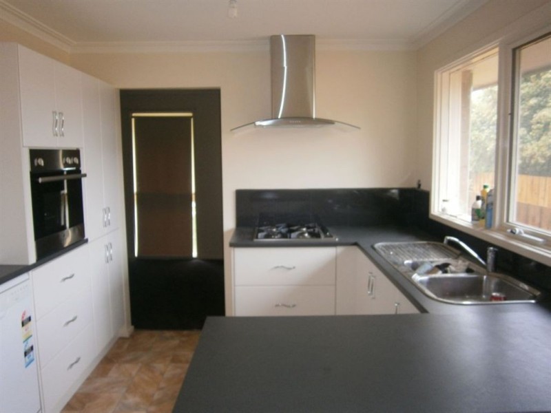 6 Athol Court, Langwarrin VIC 3910