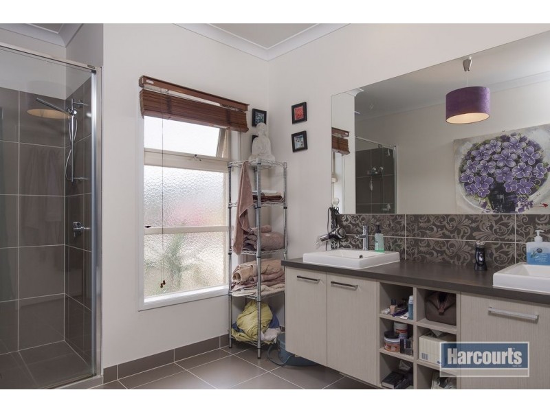 28 Daintree Drive, Sandhurst VIC 3977