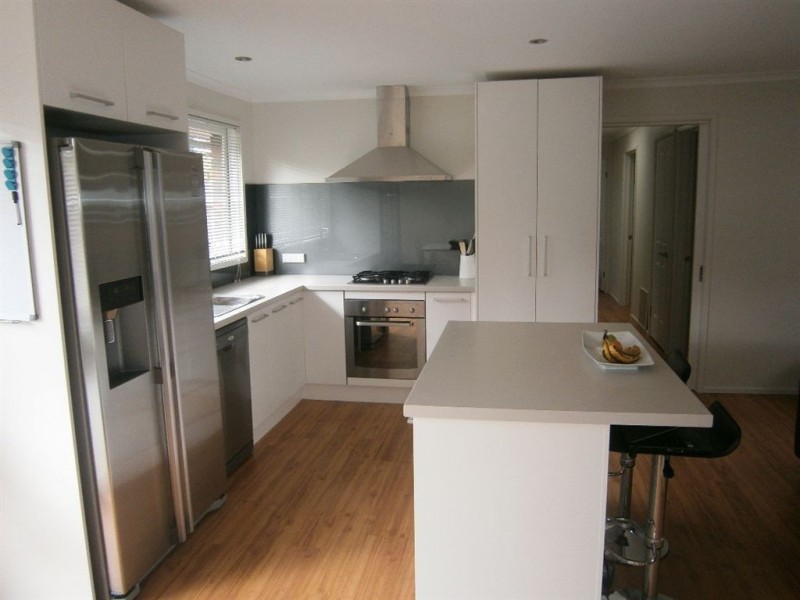 2 Chatswood Avenue, Langwarrin VIC 3910