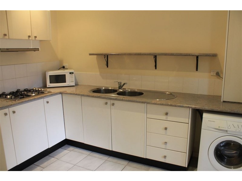 2/22 Yarralumla Drive, Langwarrin VIC 3910