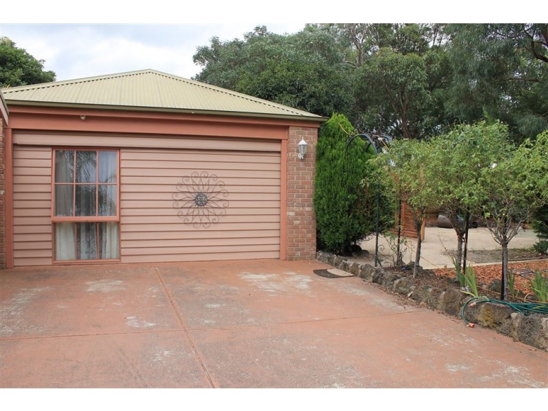 2/22 Yarralumla Drive, Langwarrin VIC 3910