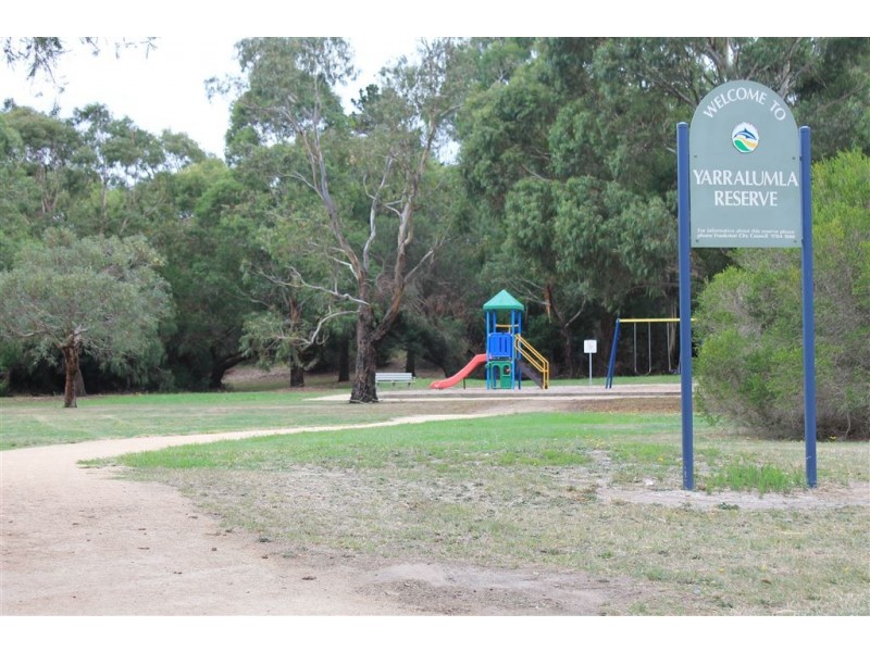 2/22 Yarralumla Drive, Langwarrin VIC 3910