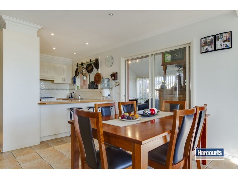 15 Grasswren Close, Langwarrin VIC 3910
