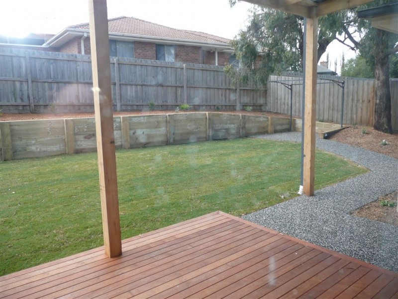 2b Poplar Grove, Langwarrin VIC 3910