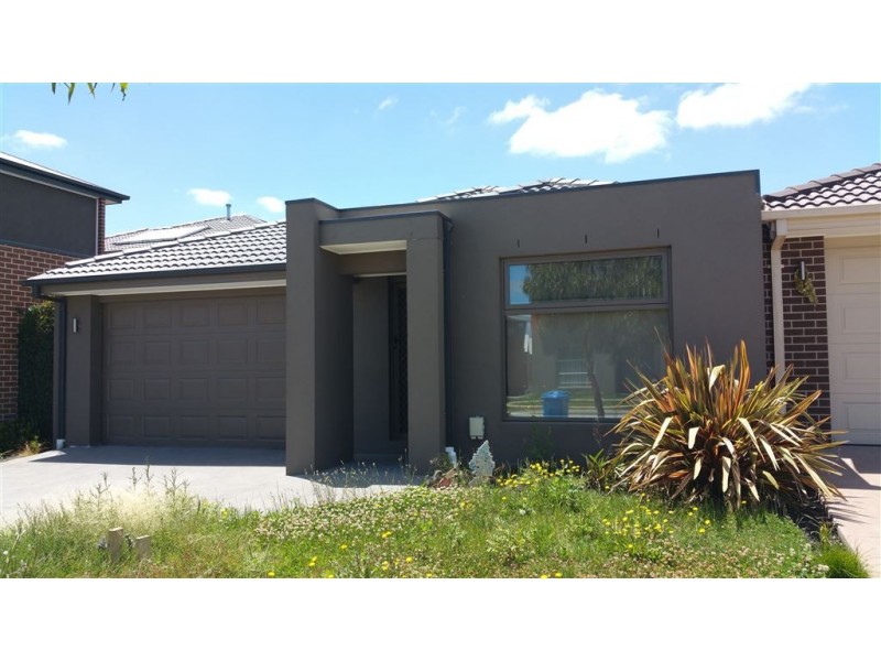 20 Crowe Avenue, Cranbourne West VIC 3977