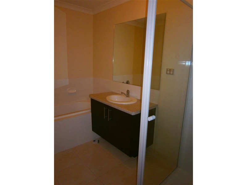 20 Crowe Avenue, Cranbourne West VIC 3977