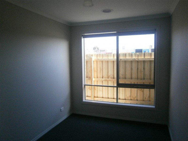 24 Myhaven Circuit, Carrum Downs VIC 3201