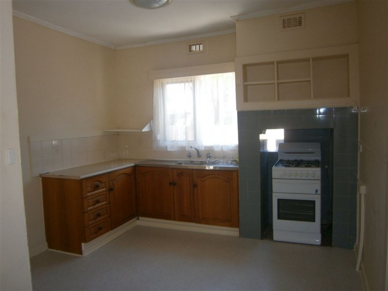 95A Rosslyn Avenue, Seaford VIC 3198