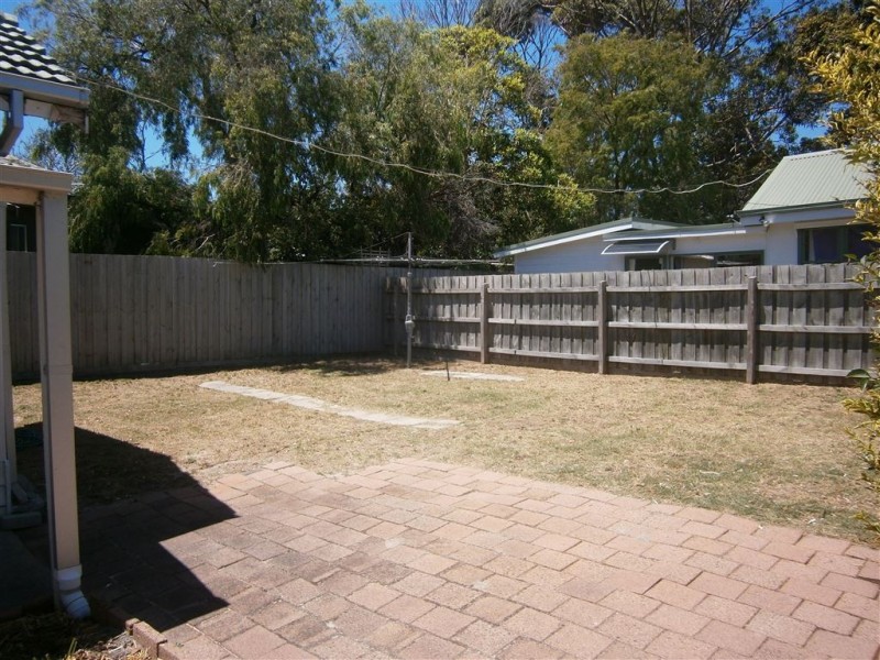 95A Rosslyn Avenue, Seaford VIC 3198