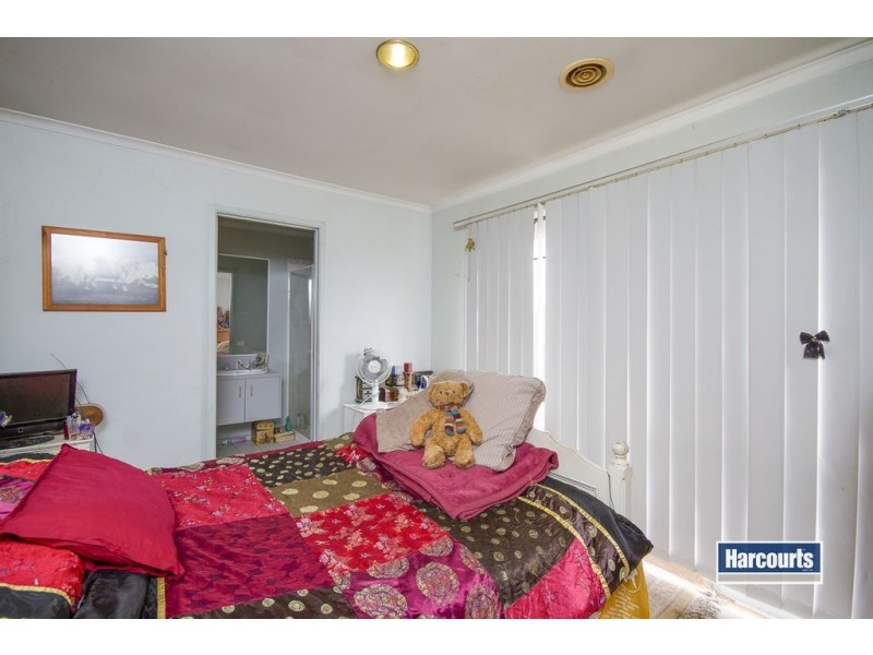 10 Bradley Way, Cranbourne VIC 3977