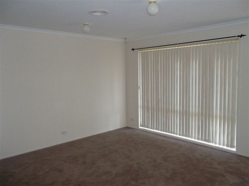 1 Merrijig Avenue, Cranbourne VIC 3977