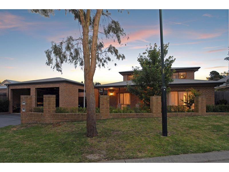 17 Morecroft Way, Langwarrin VIC 3910