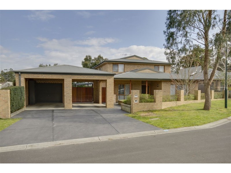 17 Morecroft Way, Langwarrin VIC 3910
