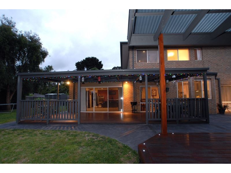 17 Morecroft Way, Langwarrin VIC 3910