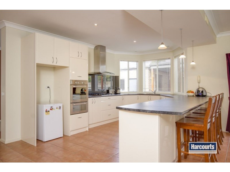 17 Morecroft Way, Langwarrin VIC 3910