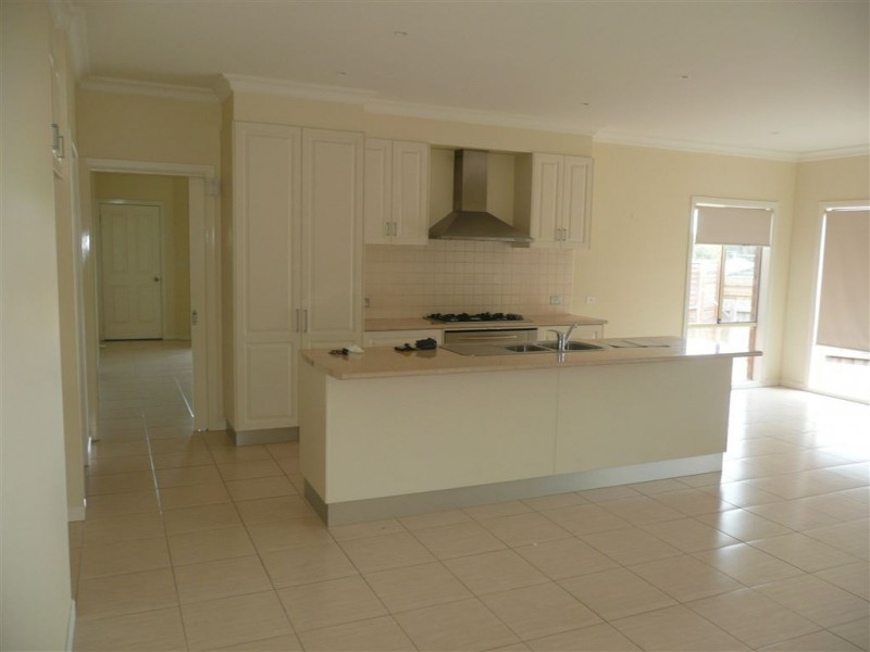 21 Parkvalley Crescent, Langwarrin VIC 3910